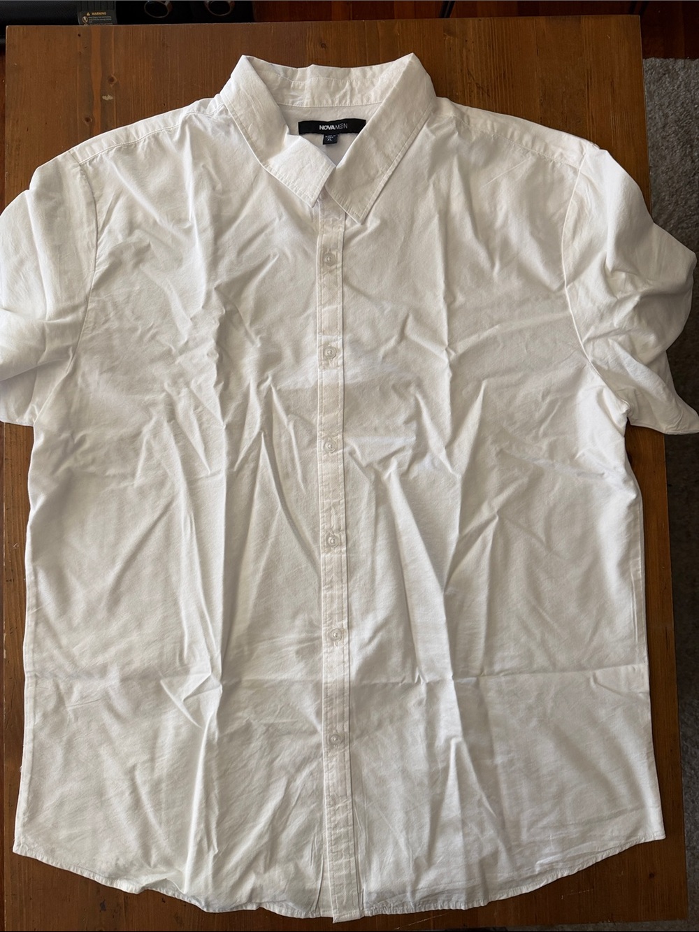 White Short-Sleeve Button-Down Casual Shirt